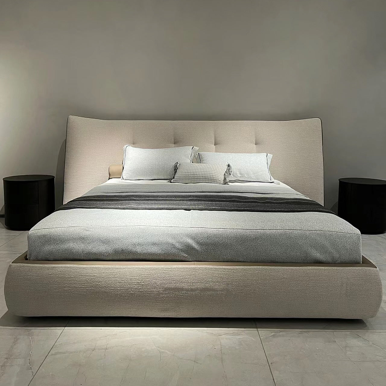 Hug-style Wide-screen Linen Bed